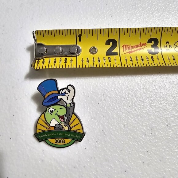Disney Jiminy Cricket Cast Member Environmental Excellence Award Pin Brooch - Picture 9 of 10